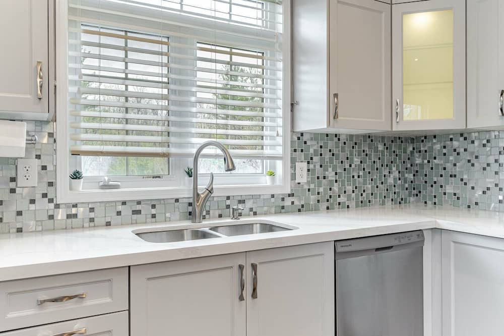 Photo of Kitchen in Churchill Meadows