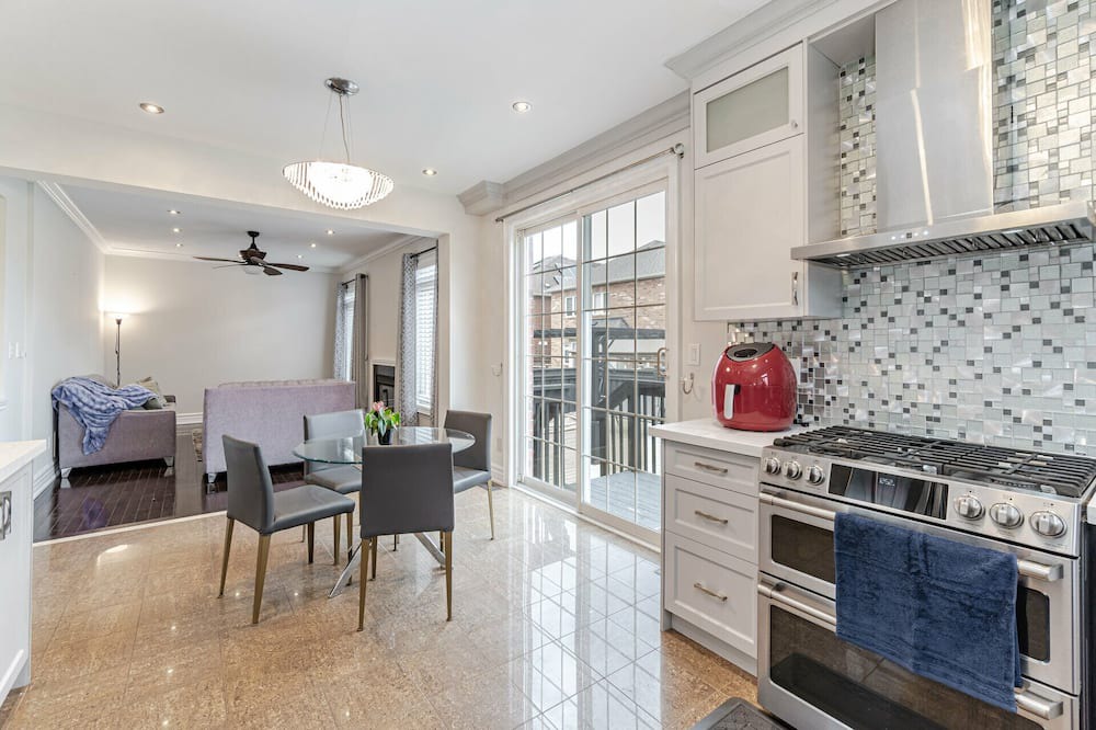Photo of Kitchen in Churchill Meadows