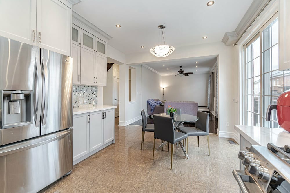 Photo of Kitchen in Churchill Meadows