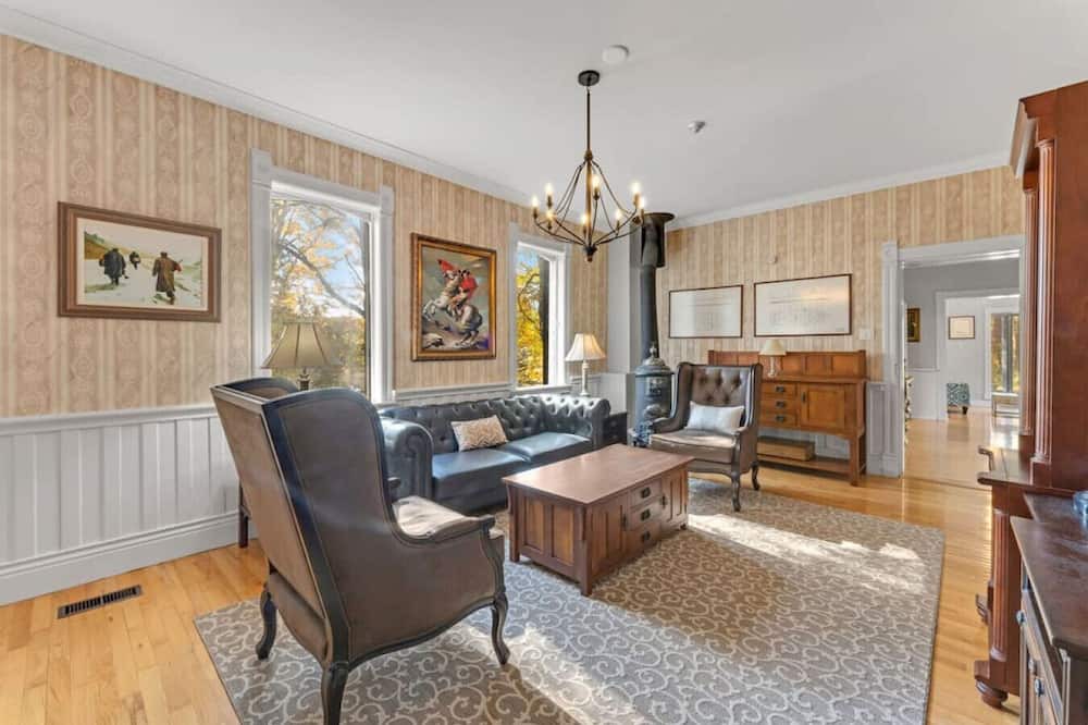 Photo of Bedroom in Mulmur