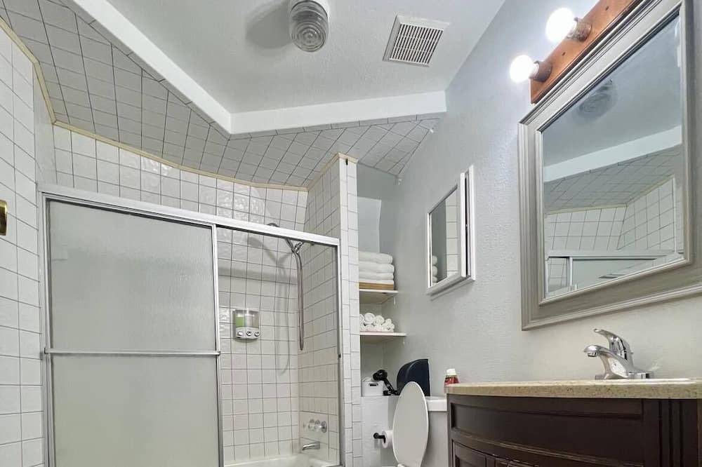 Photo of Bathroom in Haines City