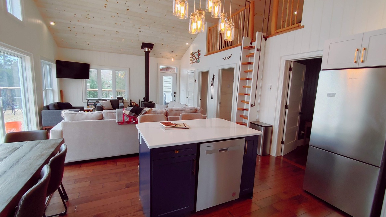 Photo of Kitchen in Unorganized Centre Parry Sound