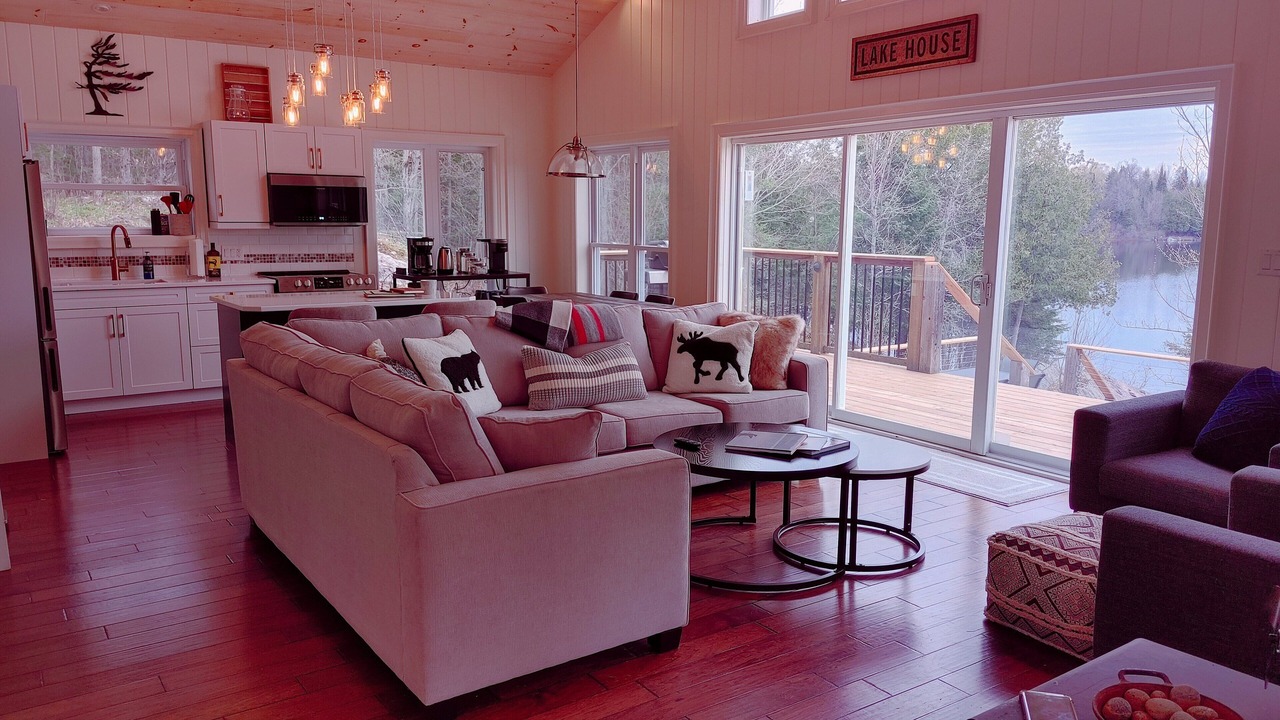 Photo of Livingroom in Unorganized Centre Parry Sound