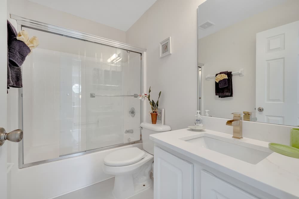 Photo of Bathroom in Lake Wilson Preserve
