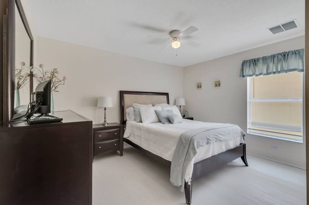 Photo of Bedroom in Lake Wilson Preserve