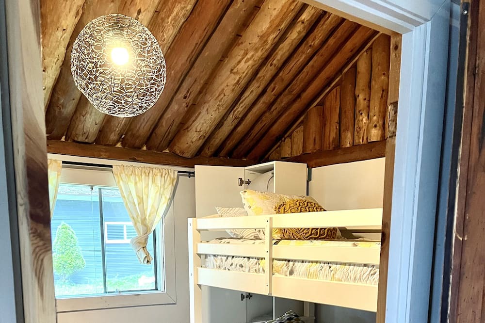 Photo of Bedroom in Armour