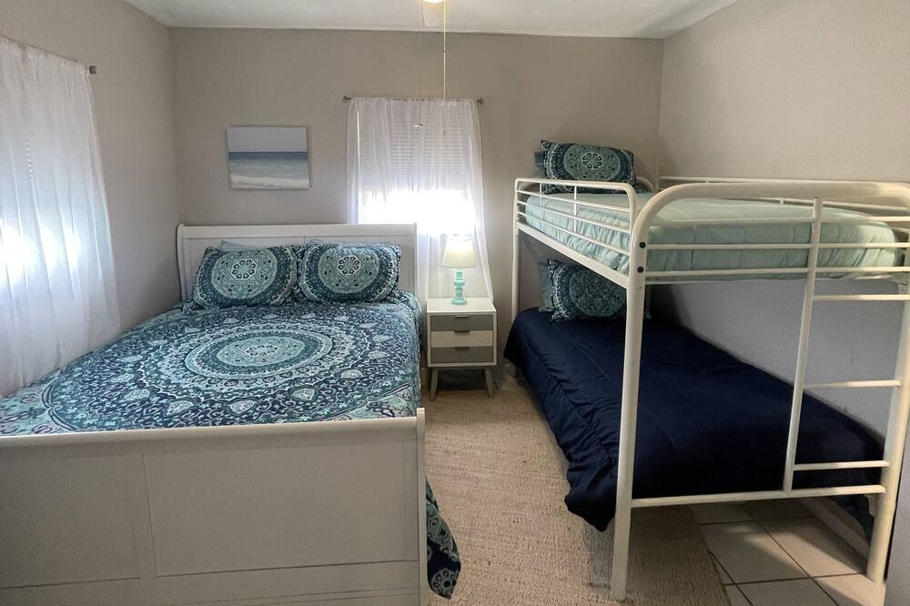 Photo of Bedroom in Crescent Beach