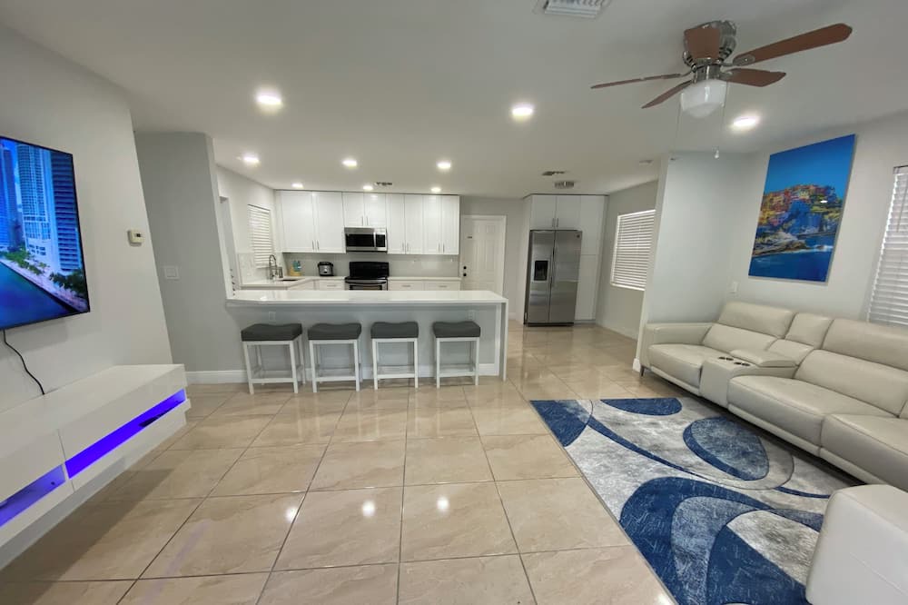 Photo of Livingroom in Jog Road