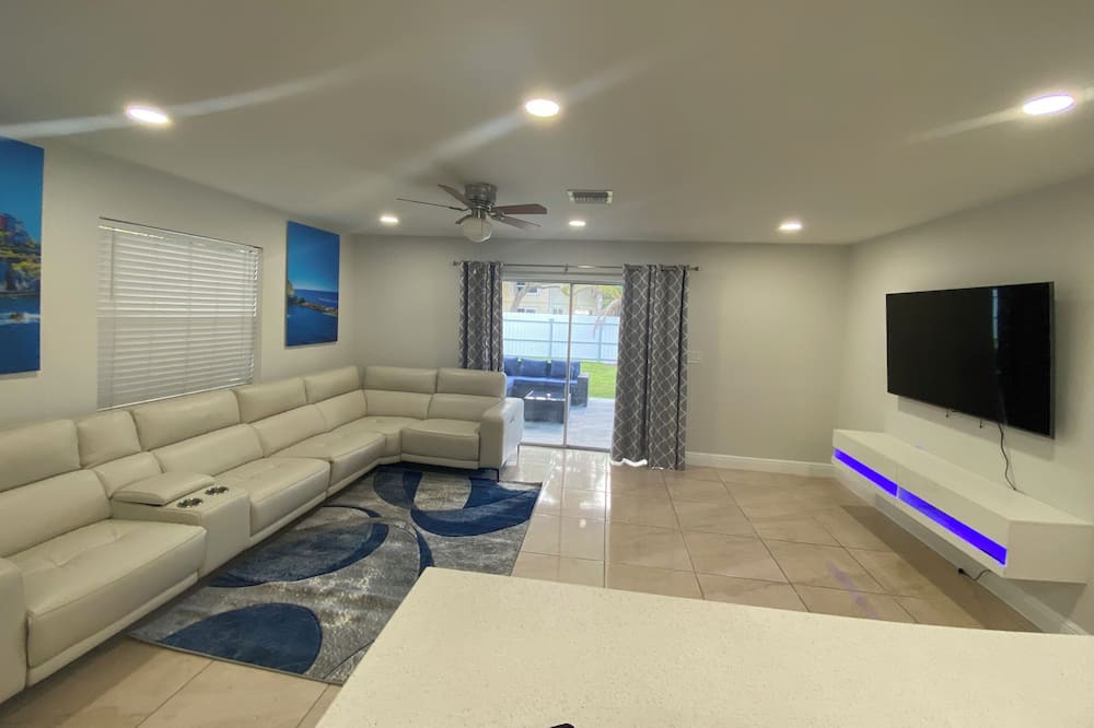 Photo of Livingroom in Jog Road