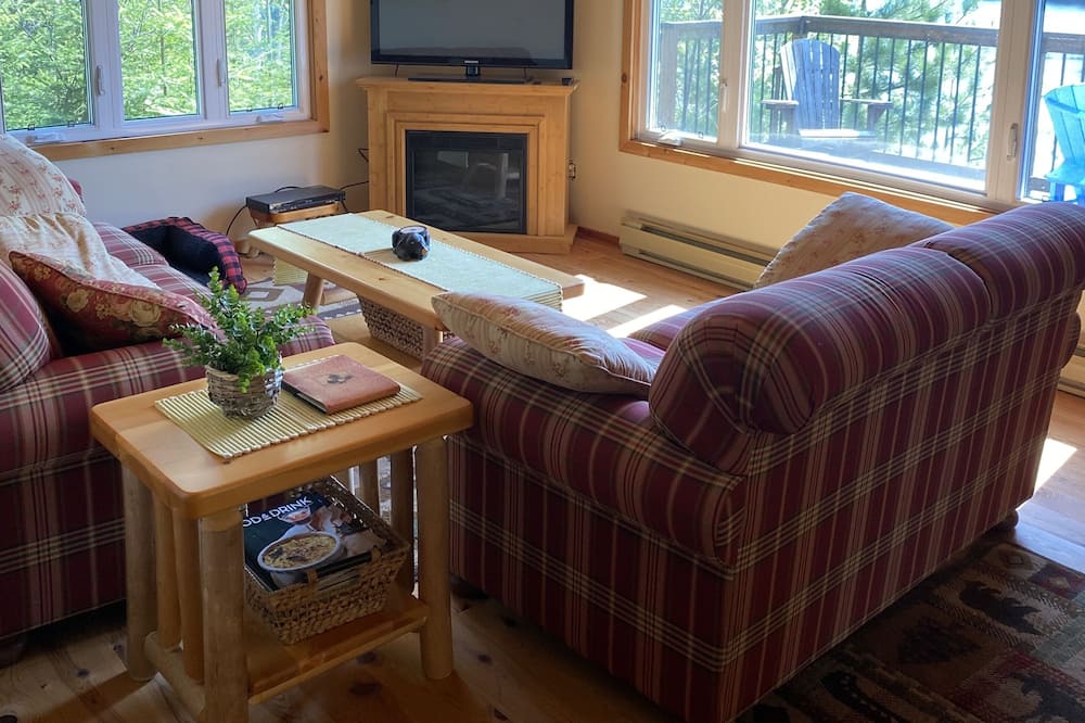 Photo of Livingroom in Thorne