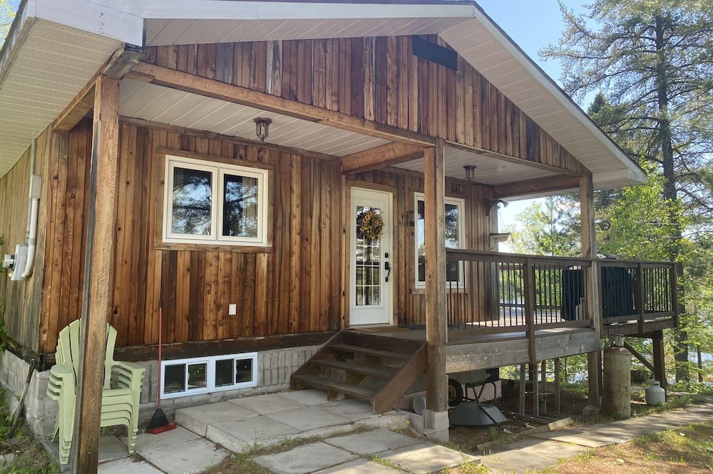 Photo of Outdoor in Thorne