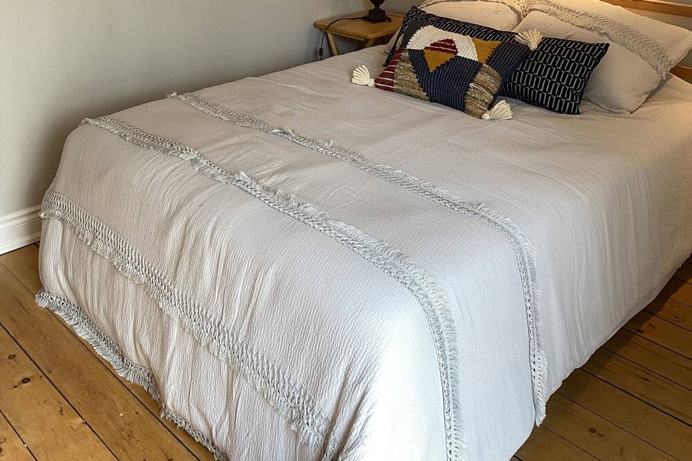 Photo of Bedroom in Garden District