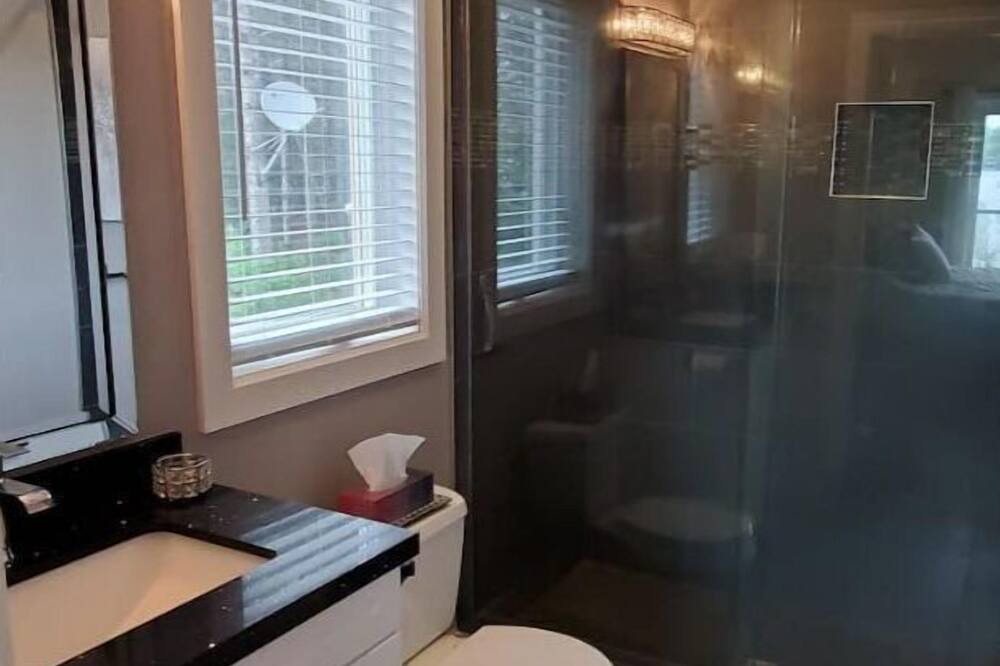 Photo of Bathroom in Armour