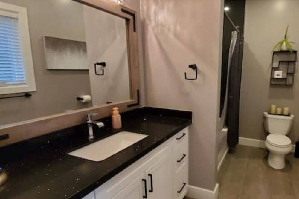 Photo of Bathroom in Armour