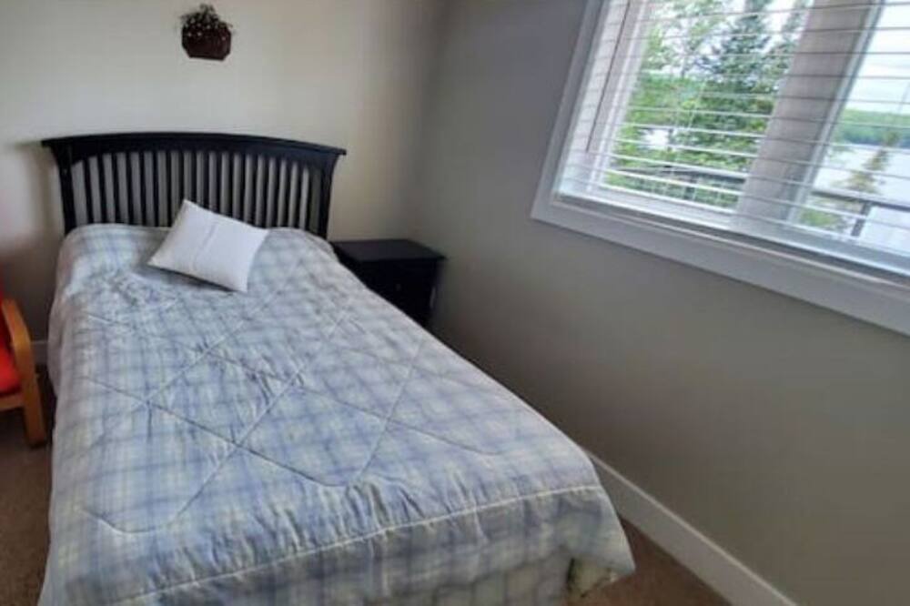 Photo of Bedroom in Armour