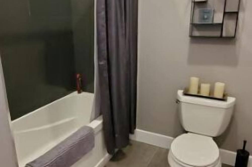 Photo of Bathroom in Armour