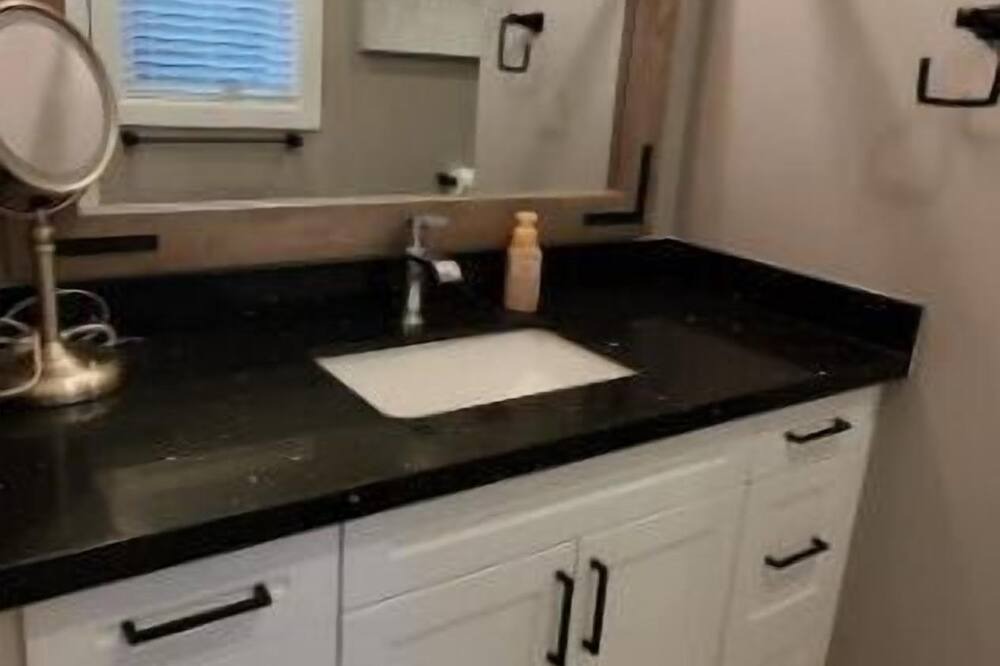 Photo of Bathroom in Armour