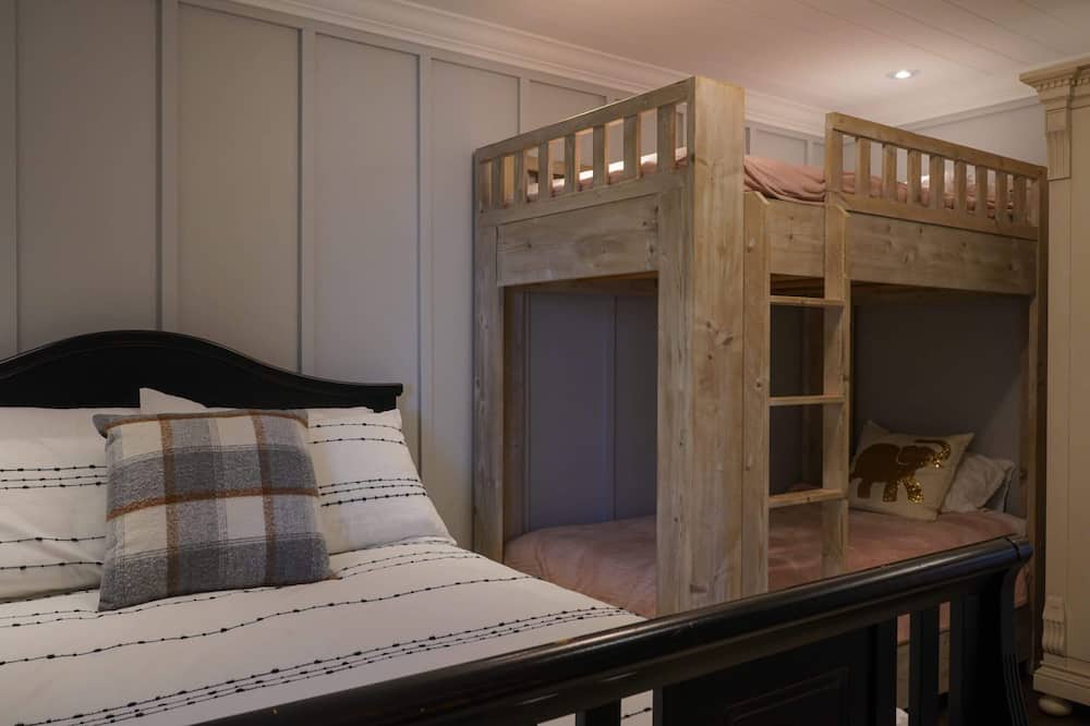 Photo of Bedroom in Georgian Bay
