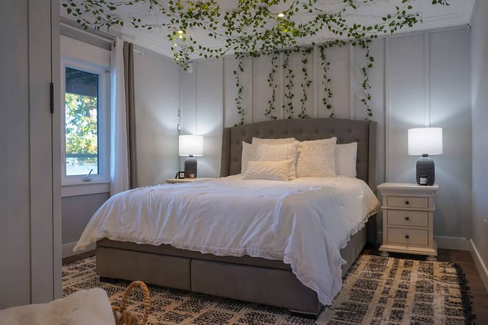 Photo of Bedroom in Georgian Bay