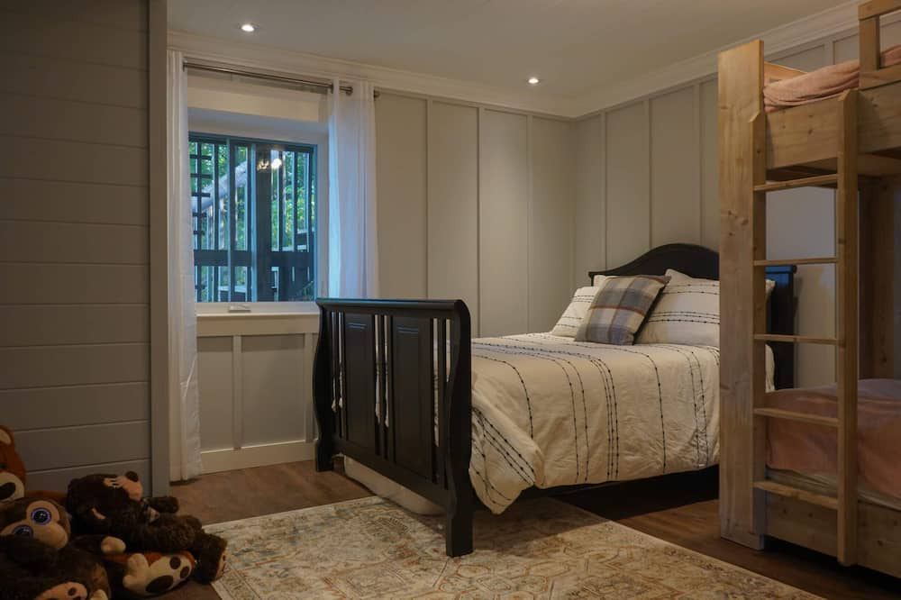 Photo of Bedroom in Georgian Bay