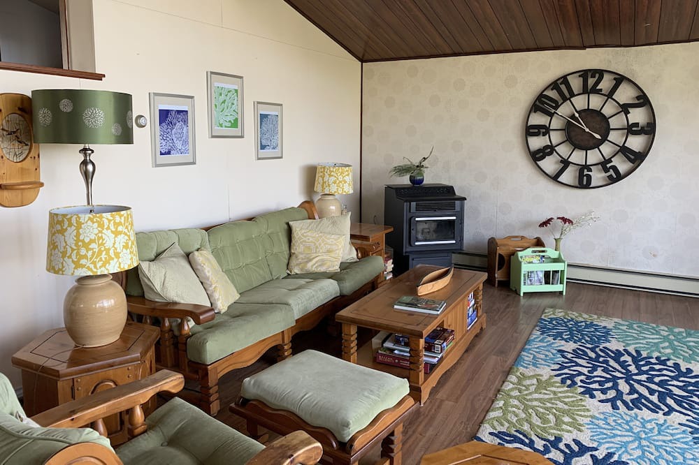 Photo of Livingroom in Perry