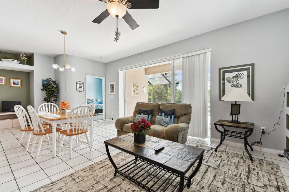 Photo of Bedroom in Sunset Lakes