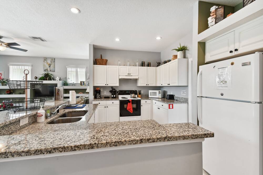 Photo of Kitchen in Sunset Lakes