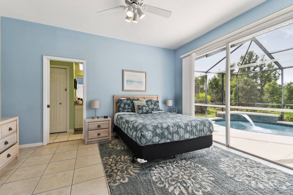Photo of Bedroom in Sunset Lakes