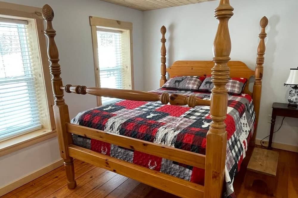 Photo of Bedroom in Trout Creek