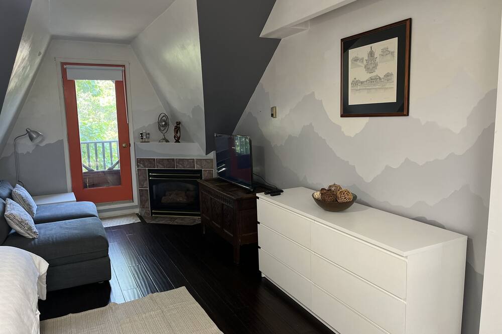 Photo of Livingroom in Cabbagetown