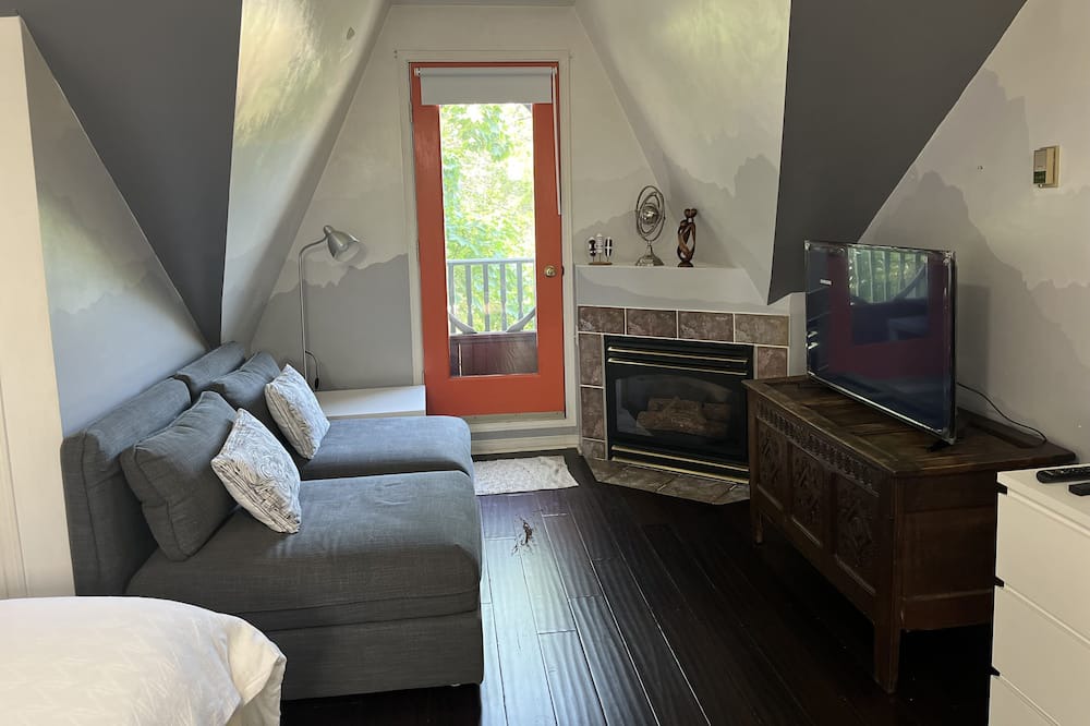 Photo of Bedroom in Cabbagetown