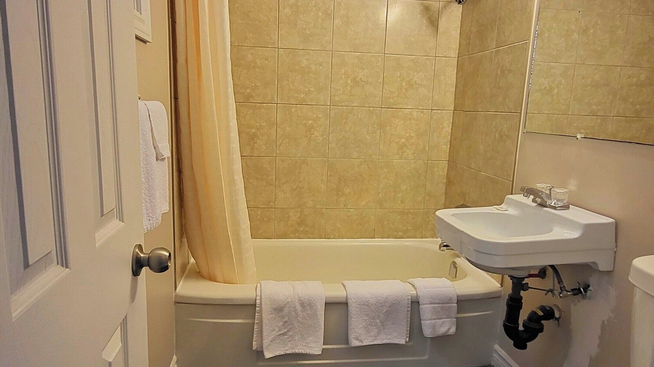 Photo of Bathroom in Kincardine