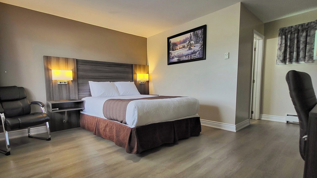 Photo of Bedroom in Kincardine