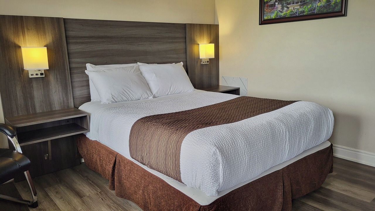 Photo of Bedroom in Kincardine