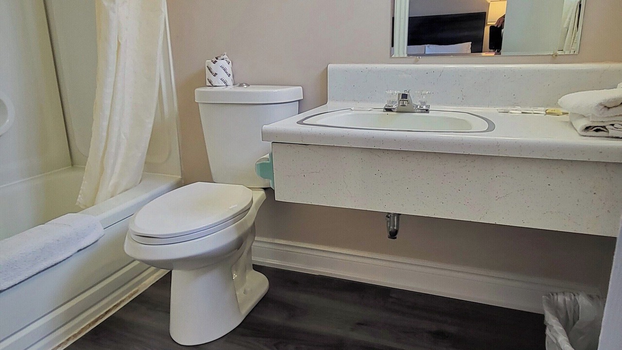 Photo of Bathroom in Kincardine