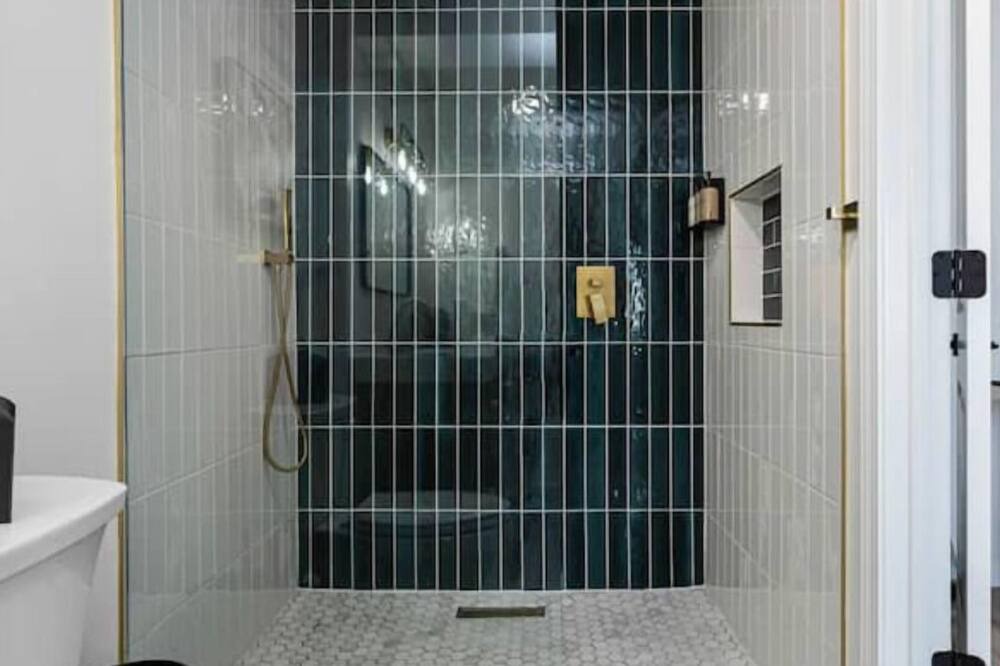 Photo of Bathroom in Arcadia