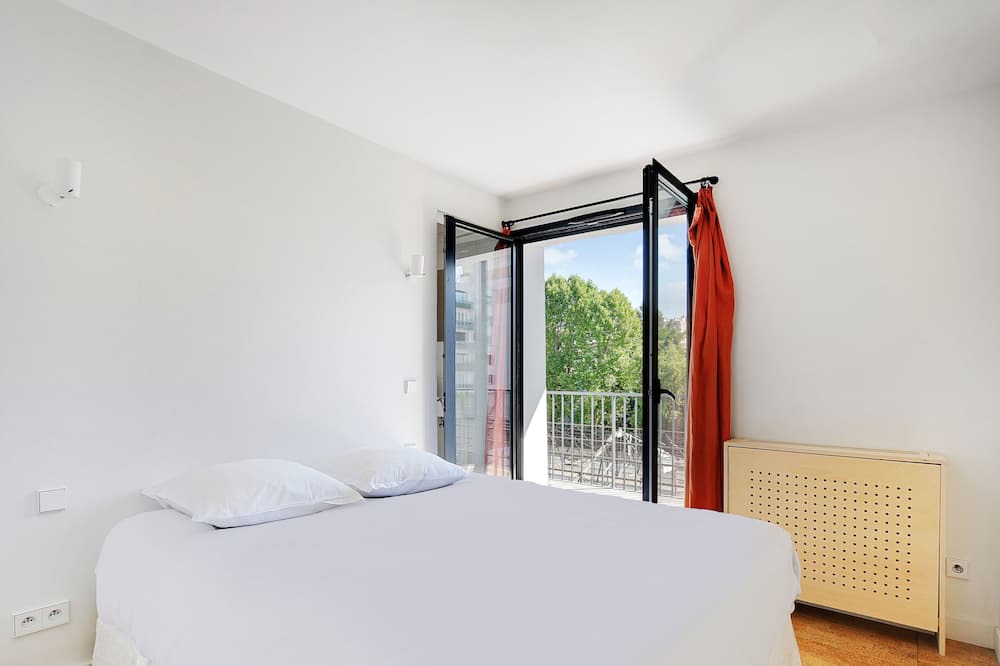 Photo of Bedroom in Republique–Point-du-Jour