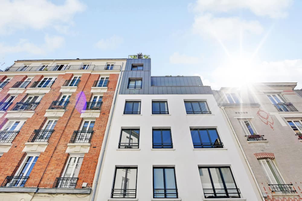 Photo of Outdoor in Republique–Point-du-Jour