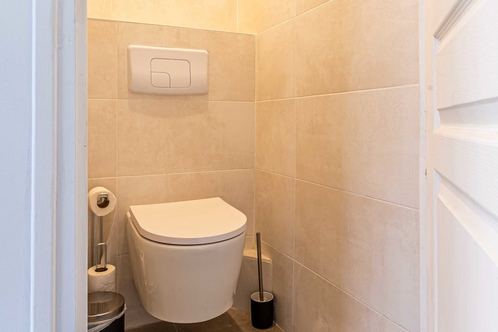 Photo of Bathroom in Republique–Point-du-Jour