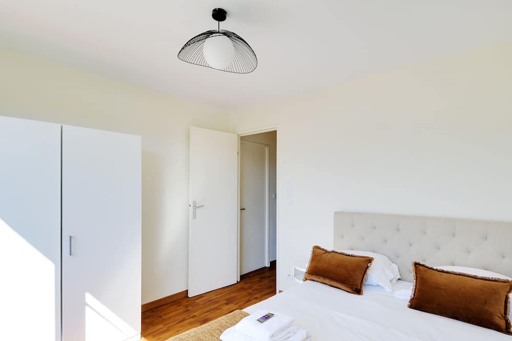 Photo of Bedroom in Republique–Point-du-Jour