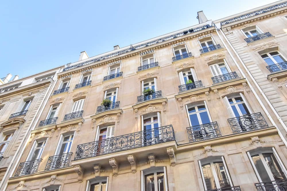 Photo of Outdoor in Champs-Elysees