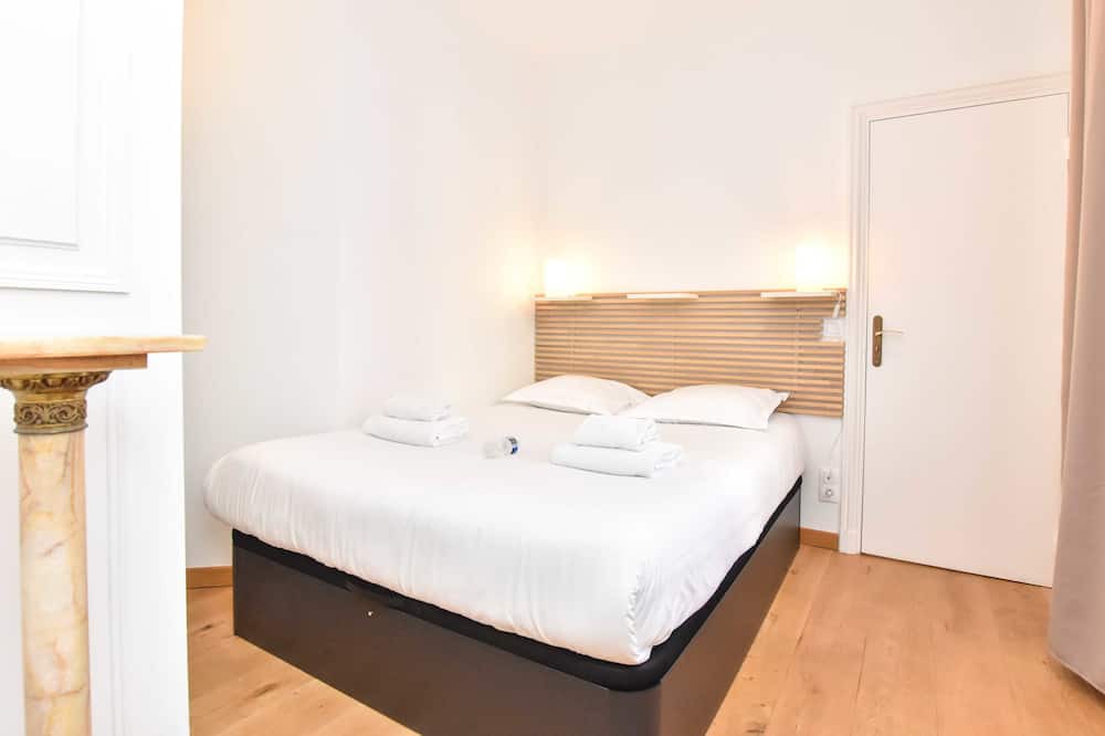 Photo of Bedroom in Champs-Elysees