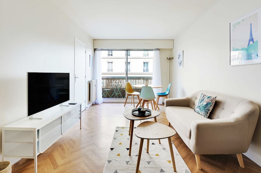 Photo of Livingroom in Porte-Saint-Martin