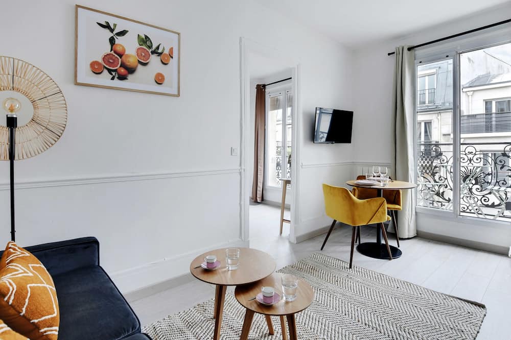 Photo of Livingroom in 11th Arrondissement