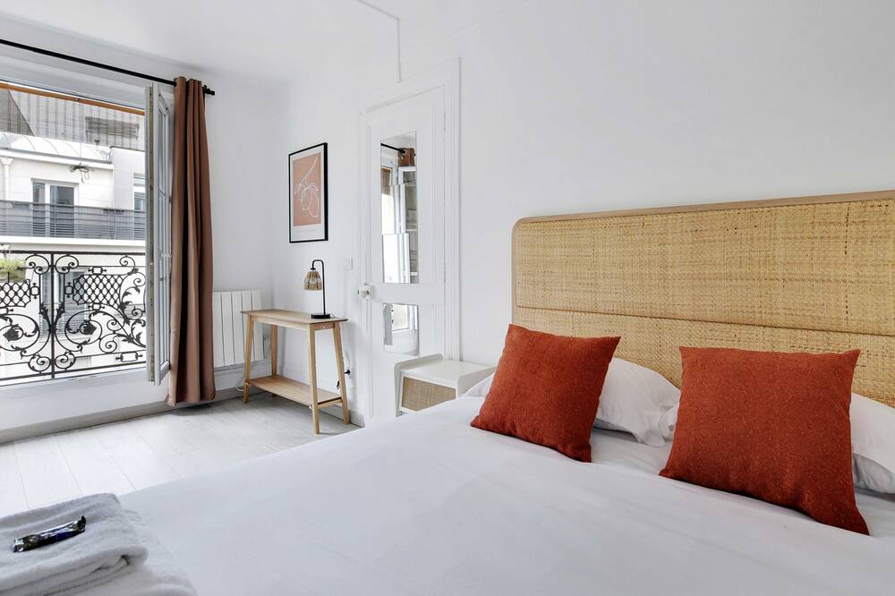 Photo of Bedroom in 11th Arrondissement
