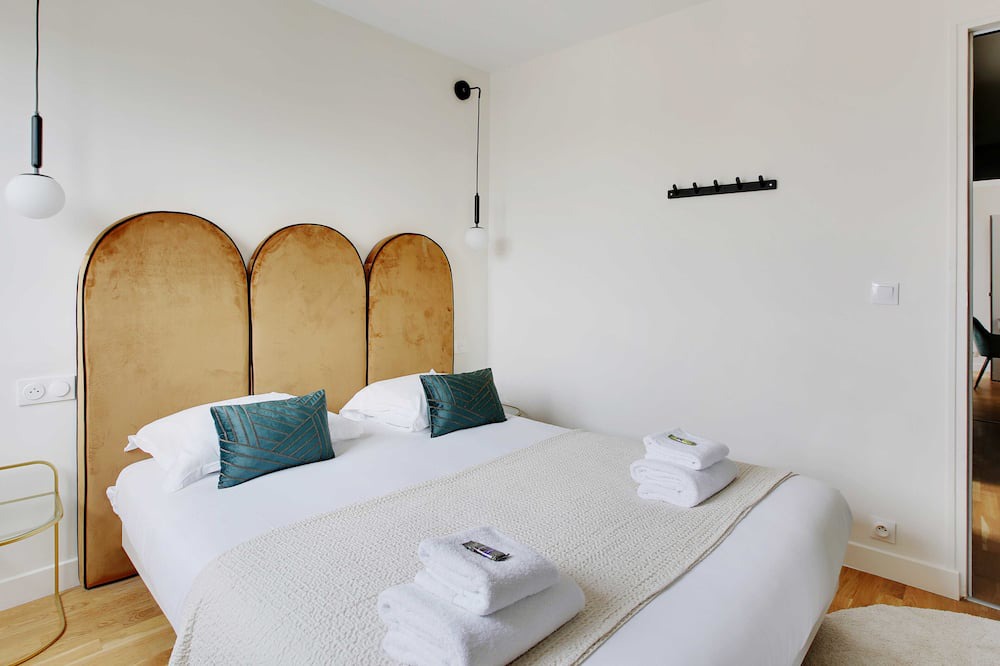 Photo of Bedroom in Plateau - Mont-Valerien