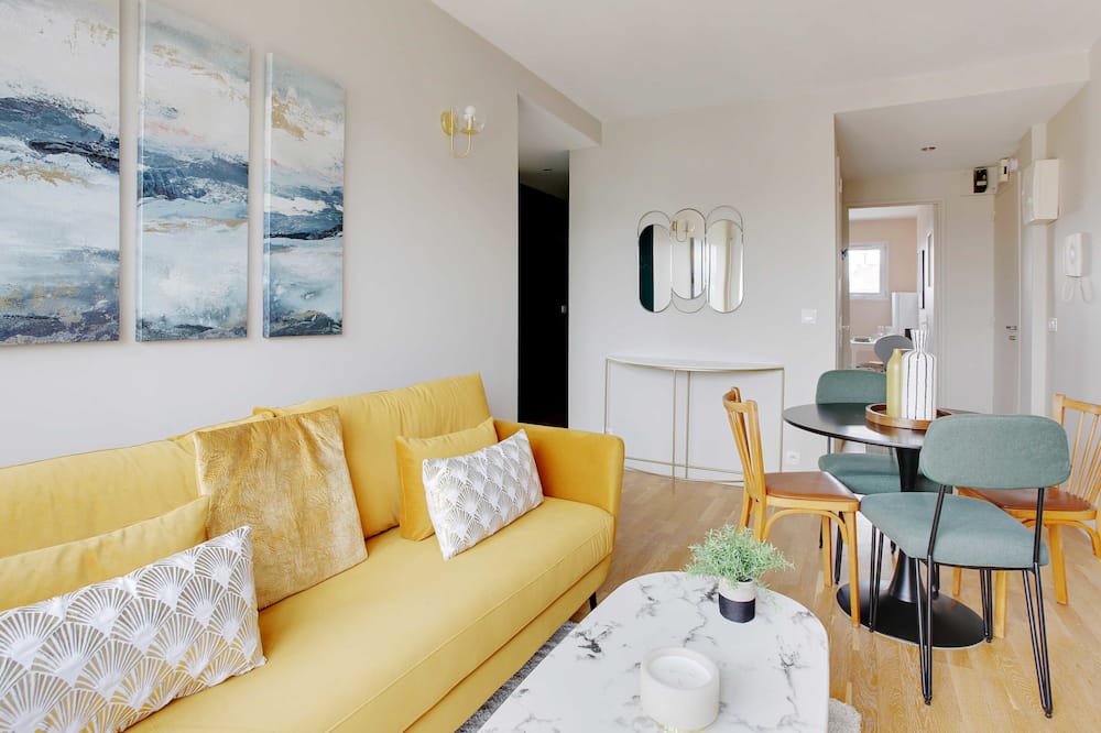 Photo of Livingroom in Plateau - Mont-Valerien