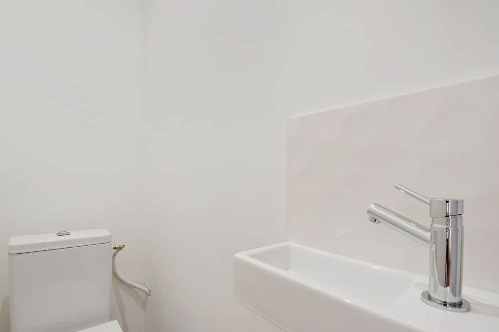 Photo of Bathroom in Saint-Lambert