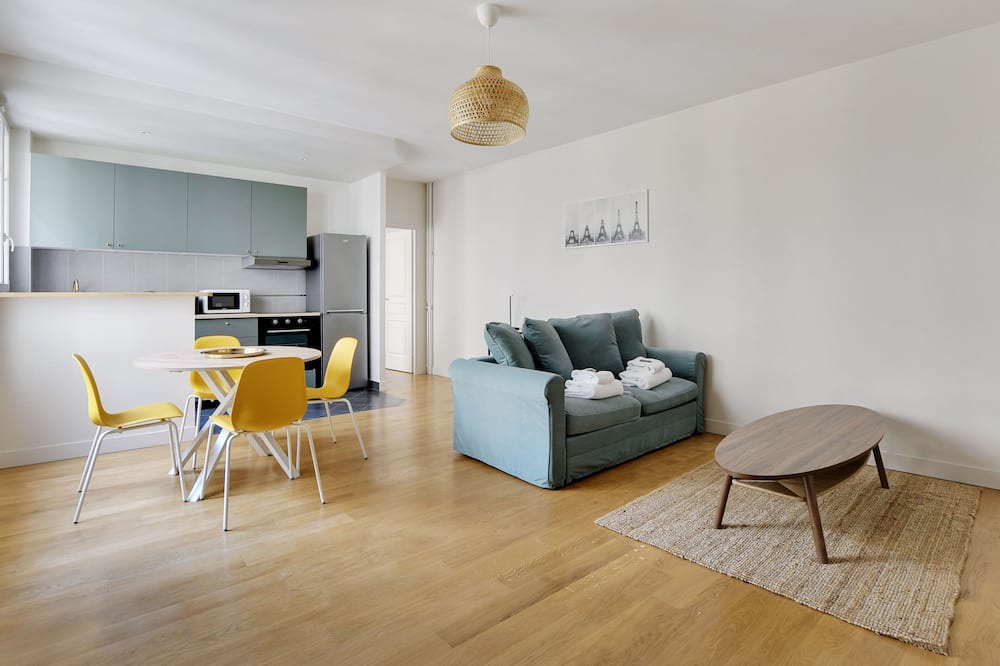 Photo of Livingroom in Republique–Point-du-Jour