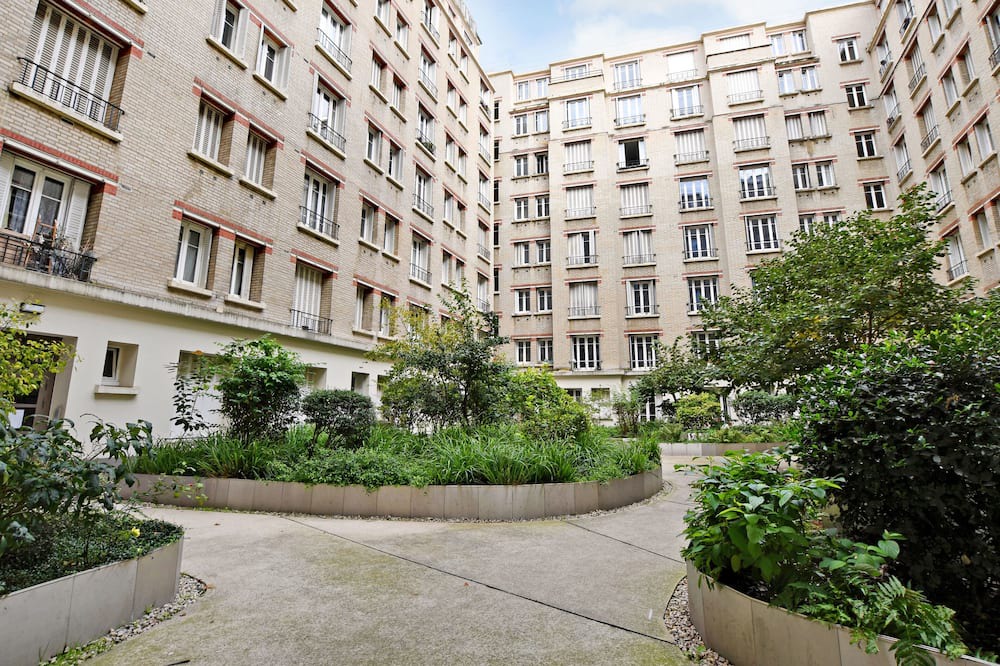 Photo of Outdoor in Republique–Point-du-Jour